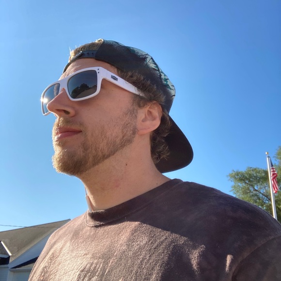 Meet your Posher, Joshua - Picture 1 of 1